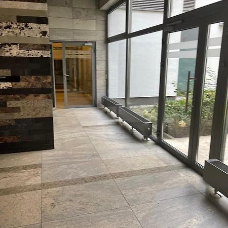 Apartament Obrzezna Airport Apartment Varşovia Exterior foto