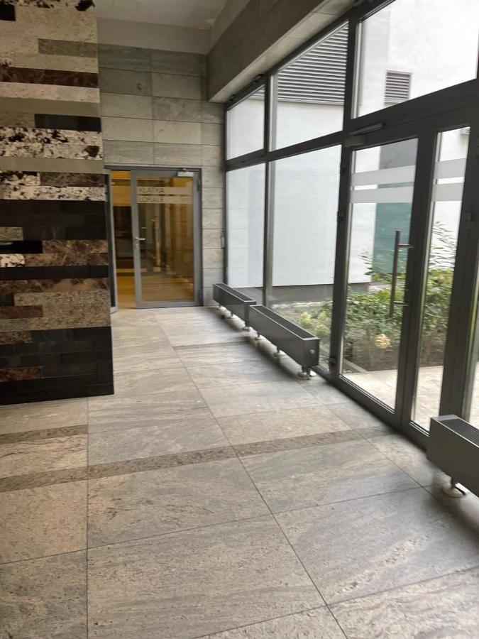 Apartament Obrzezna Airport Apartment Varşovia Exterior foto